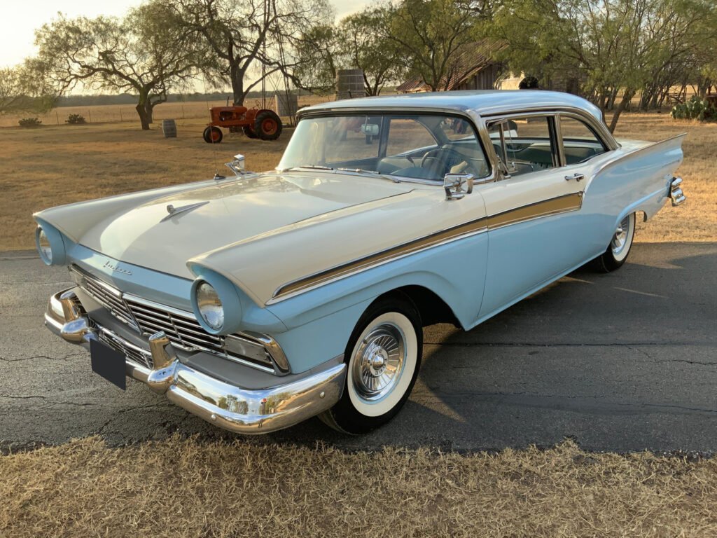 1957 FORD FAIRLANE 500