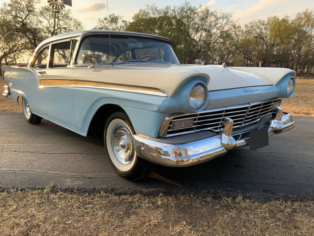 1957 FORD FAIRLANE 500