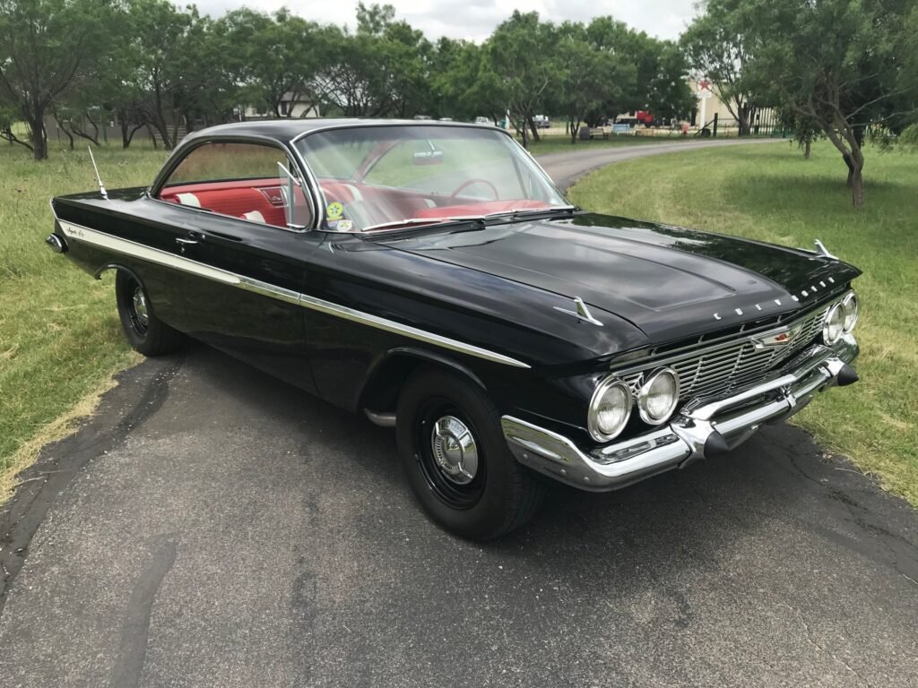 1961 CHEVROLET IMPALA