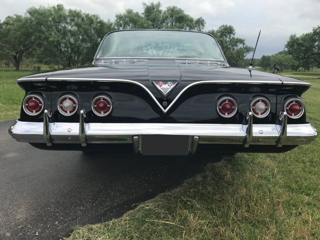 1961 CHEVROLET IMPALA