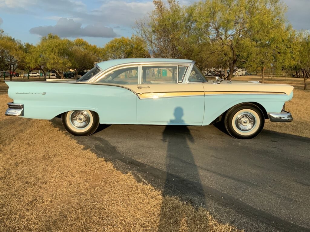 1957 FORD FAIRLANE 500